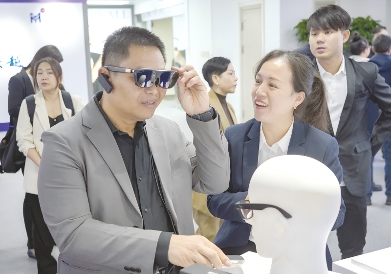 國際嘉賓南寧行 智能眼鏡探創新，山水綠城賞生態